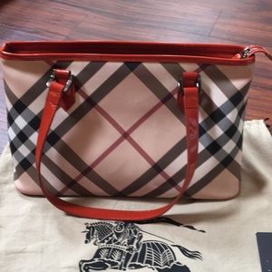 Burberry regent nova tote.